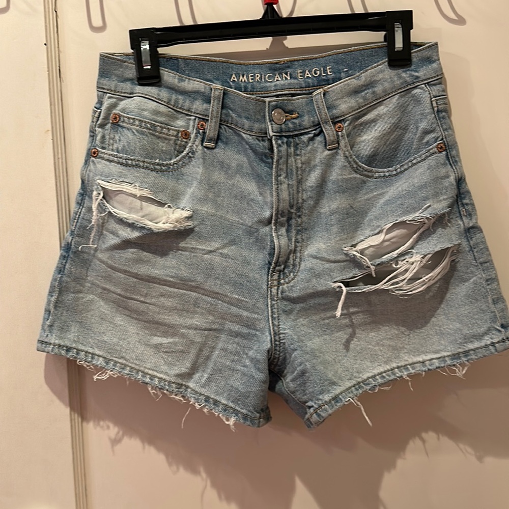 AE 90s boyfriend shorts size 6